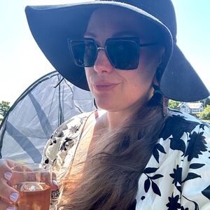 Meet your Posher, Alicia